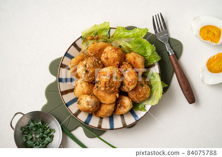 金沙花枝丸 金沙 花枝丸 鹹蛋 鹹蛋黃 cuttlefish ball イカボール 84075788