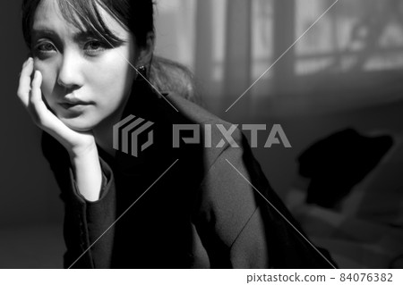 Think businesswoman 84076382