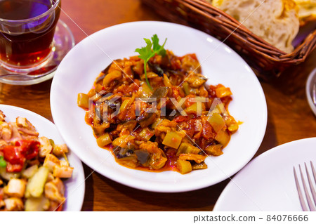 turkish food Saksuka tarifi 84076666