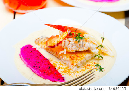 sea bream fillet butter pan fried 84086435