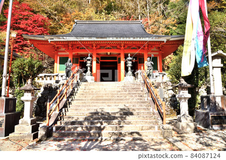 Mt. Omine Autumn Ryusenji Main Hall [Dorogawa, Tenkawa-mura, Yoshino-gun, Nara Prefecture] 84087124