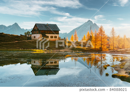 Picturesque view on Federa Lake in sunrise time Picturesque view on Federa Lake in sunrise time 84088021