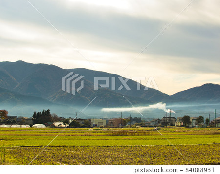 深秋里山的早晨 深秋里山的早晨 84088931