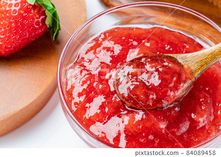 看起來很好吃的草莓醬 84089458