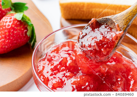 看起來很好吃的草莓醬 84089460