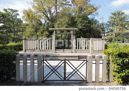 Kyoto Shirakawa Emperor's Mausoleum of Emperor Seiboin 84090786