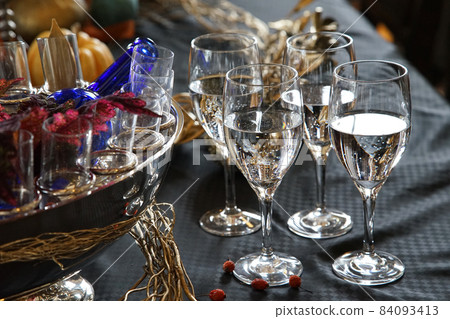 桌子的玻璃 84093413