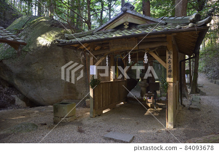 Amenoiwatate Shrine (Yagyucho, Nara City, Nara Prefecture) Amenoiwatate Shrine (Yagyucho, Nara City, Nara Prefecture) 84093678