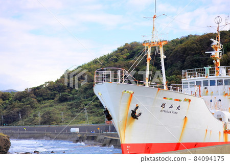The calm Sea of Japan seen from Noukaiyo Park 84094175