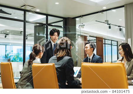 Business person speaking at the conference Photo cooperation: WEEK Shibadaimon (Sun Frontier Fudousan) Business person speaking at the conference Photo cooperation: WEEK Shibadaimon (Sun Frontier Fudousan) 84101475