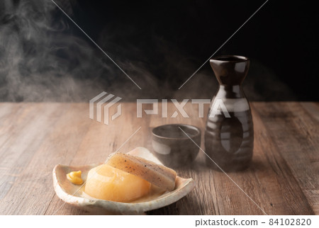 Sake and oden 84102820