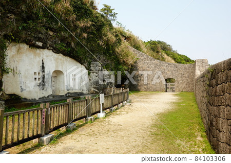 Urasoe Castle / Urasoe Castle 84103306