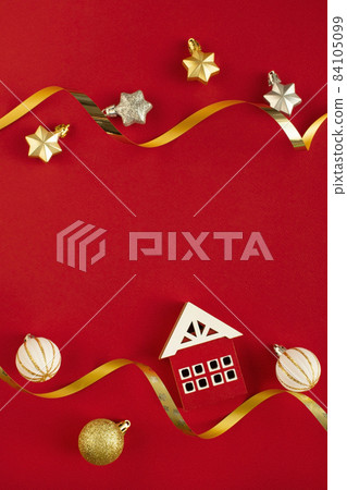 Red background, house and Christmas scenery Red background, house and Christmas scenery 84105099