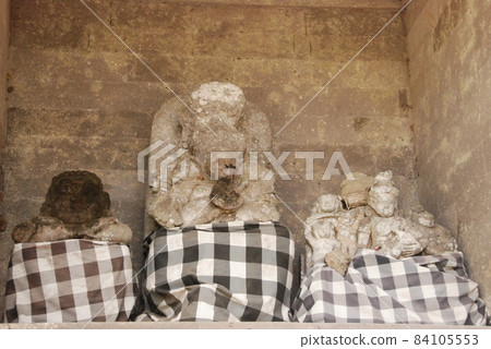 Balinese Hindu God Statue (Goa Gaja Ruins / Bali / Indonesia) Balinese Hindu God Statue (Goa Gaja Ruins / Bali / Indonesia) 84105553