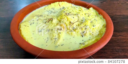 Ras malai also called as rossomalai is an Indian dessert dish. 84107278