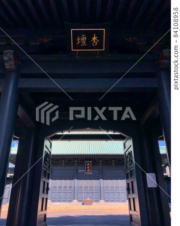 東京湯島/湯島神社大正殿和共談門 東京湯島/湯島神社大正殿和共談門 84108958