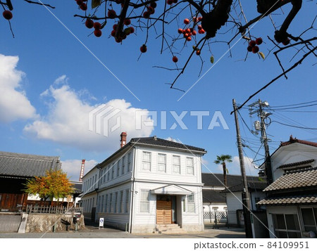 Higashi-Hiroshima Saijo-cho, the townscape of the sake brewery at the site of Ochaya (Honjin) 84109951