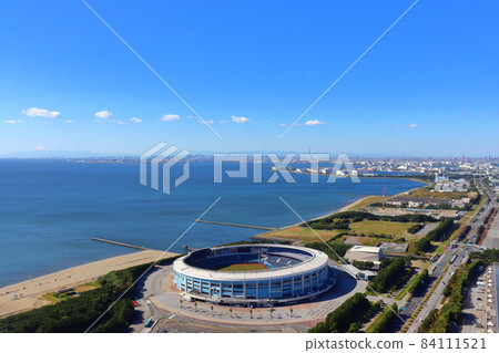 面向富士山和天空樹的千葉海洋體育場景觀 84111521