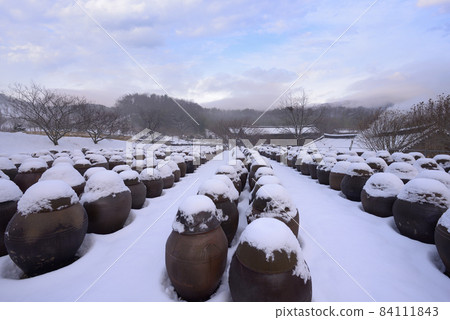 Yangsan Tongdosa Temple Seounam Snow Scenery 84111843