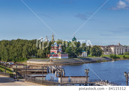 View of Uglich Kremlin, Russia 84115312