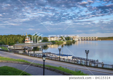 View of Uglich Kremlin, Russia 84115314