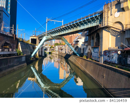 東京秋葉原正平橋神田川沿岸的私人住宅 84116459