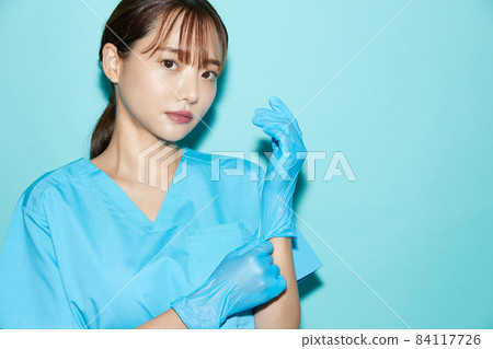 Young female medical medical Young female medical medical 84117726