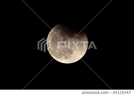 月偏食 No.7 福岡市 2021 年 11 月 19 日 19:41 84120347