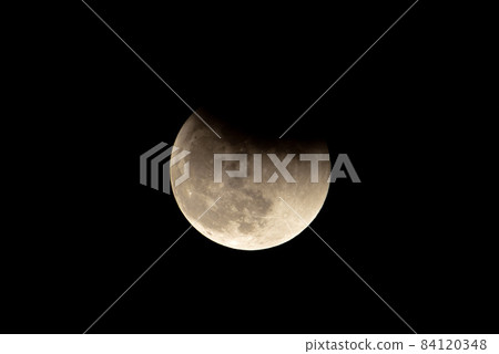 月偏食 No.6 福岡市 2021 年 11 月 19 日 19:30 84120348