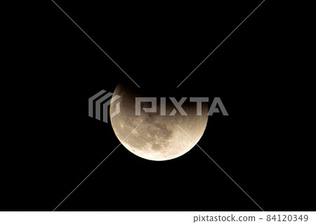 月偏食 No.5 福岡市 2021 年 11 月 19 日 19:20 84120349