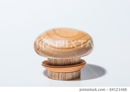 Bottle Cap Wood 84121486