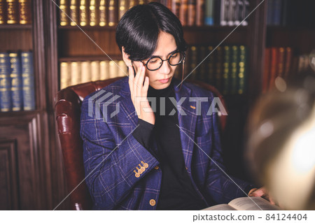 A scholar A scholar 84124404