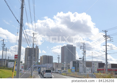 Condominiums in the cityscape (Komenoki-cho, Nisshin City, Aichi Prefecture) 84126208