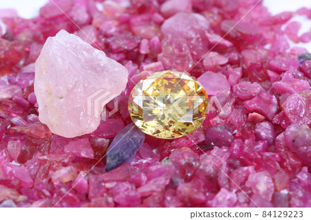 yellow sapphire diamond on natural red ganet yellow sapphire diamond on natural red ganet 84129223