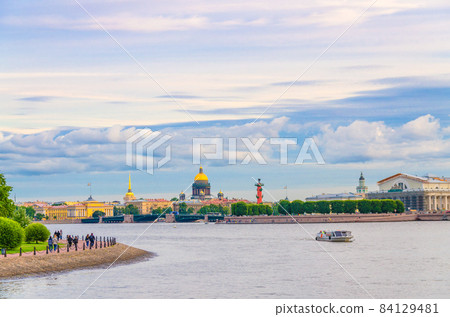Cityscape of Saint Petersburg Leningrad city, Palace Bridge bascule across Neva river 84129481