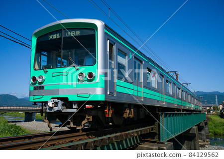 伊豆箱根鐵道道山線5000系普通列車過鐵橋 伊豆箱根鐵道道山線5000系普通列車過鐵橋 84129562