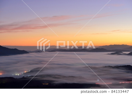Sea of clouds in Hiruzen Highlands Sea of clouds in Hiruzen Highlands 84133447