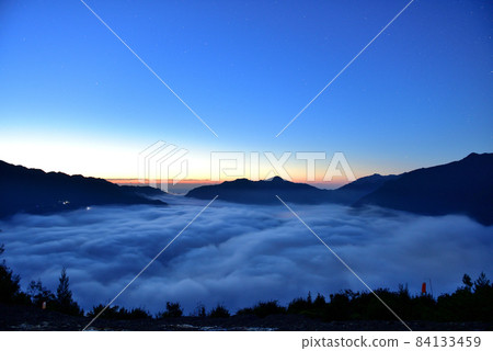 Sea of clouds in the Kiwa basin from Tsuenomine Sea of clouds in the Kiwa basin from Tsuenomine 84133459