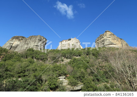 Meteora's strange rock formations and monasteries Meteora's strange rock formations and monasteries 84136165