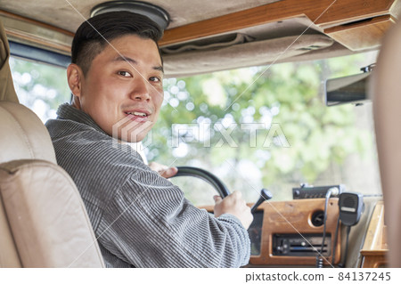Young man, drive, driving, camping, campsite, travel, hobby, leisure, leisure, outdoor, camper, camping equipment, Korean Young man, drive, driving, camping, campsite, travel, hobby, leisure, leisure, outdoor, camper, camping equipment, Korean 84137245