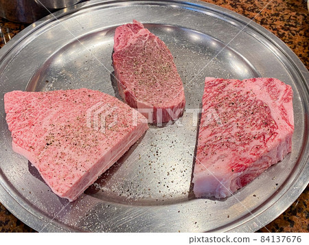 Miyazaki beef steak loin, fillet, zabuton Miyazaki beef steak loin, fillet, zabuton 84137676
