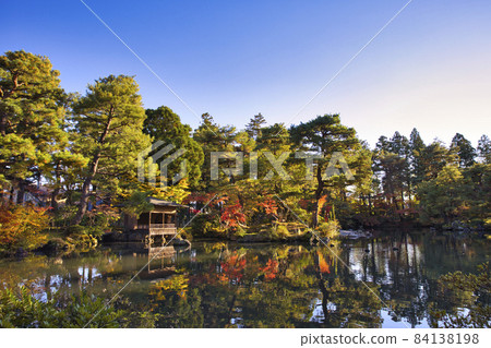 Shibata City Shimizuen Autumn Leaves 84138198