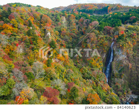 Kokonoe Yume Otsuri Bridge in late autumn, Kokonoe Town, Oita Prefecture 84140623