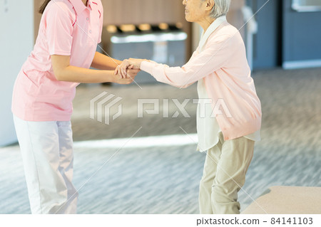 Caregiver Senior Care Facility Photographing Cooperation: LINK FOREST Caregiver Senior Care Facility Photographing Cooperation: LINK FOREST 84141103