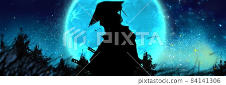 燃燒的心的火焰和帶著帽子的歌舞伎演員懷疑地閃耀的滿月背景 插圖素材 圖庫