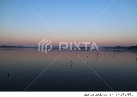 Beautiful Venus belt Kasumigaura and Mt. Tsukuba 84142443