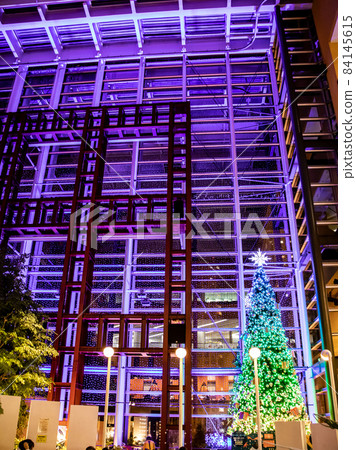 Christmas illuminations in front of Hashimoto station 84145615