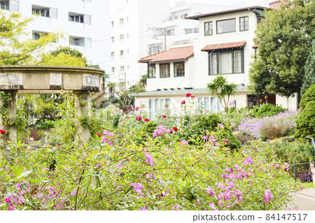 充滿異國情調的神奈川縣橫濱市中區山手的洋樓之秋 84147517
