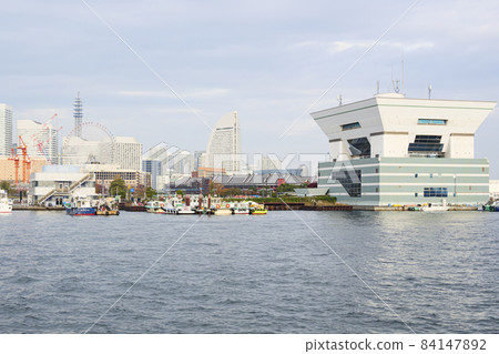 深秋充滿異國情調的神奈川縣橫濱市中區橫濱港(日本丸) 深秋充滿異國情調的神奈川縣橫濱市中區橫濱港(日本丸) 84147892