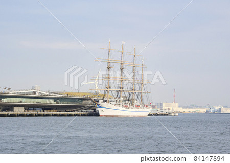 深秋充滿異國情調的神奈川縣橫濱市中區橫濱港(日本丸) 深秋充滿異國情調的神奈川縣橫濱市中區橫濱港(日本丸) 84147894